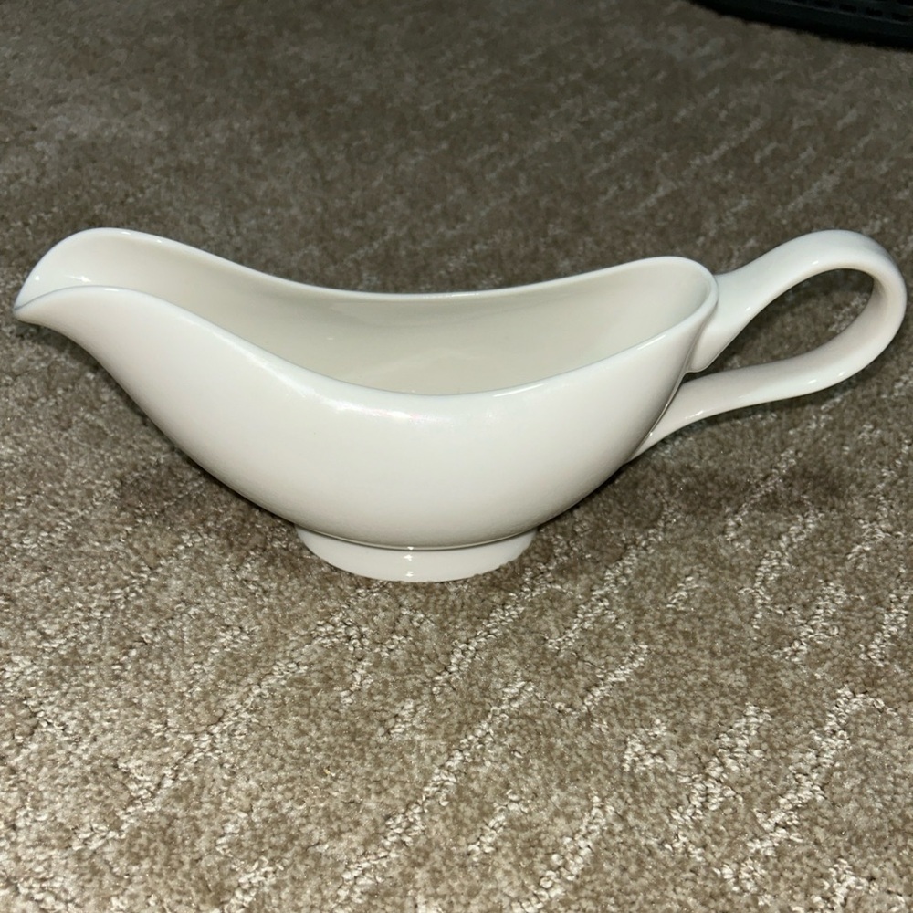 Martha Stewart Collection Gravy Boat White Porcelain Sauceboat Dinnerware